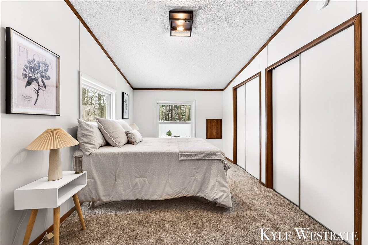 14128 Luckett Lane, Grand Haven, MI, 49417-9527