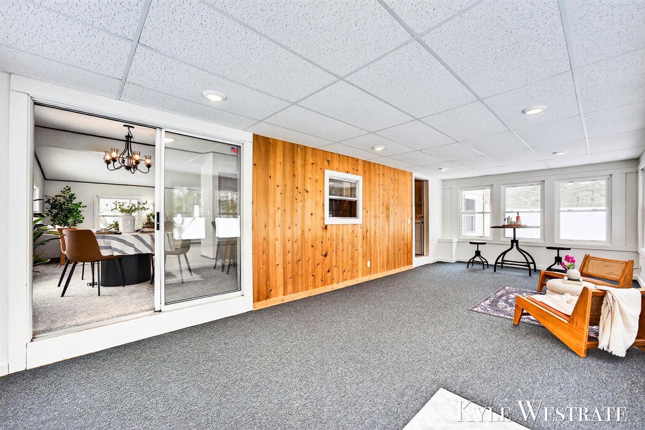 14128 Luckett Lane, Grand Haven, MI, 49417-9527