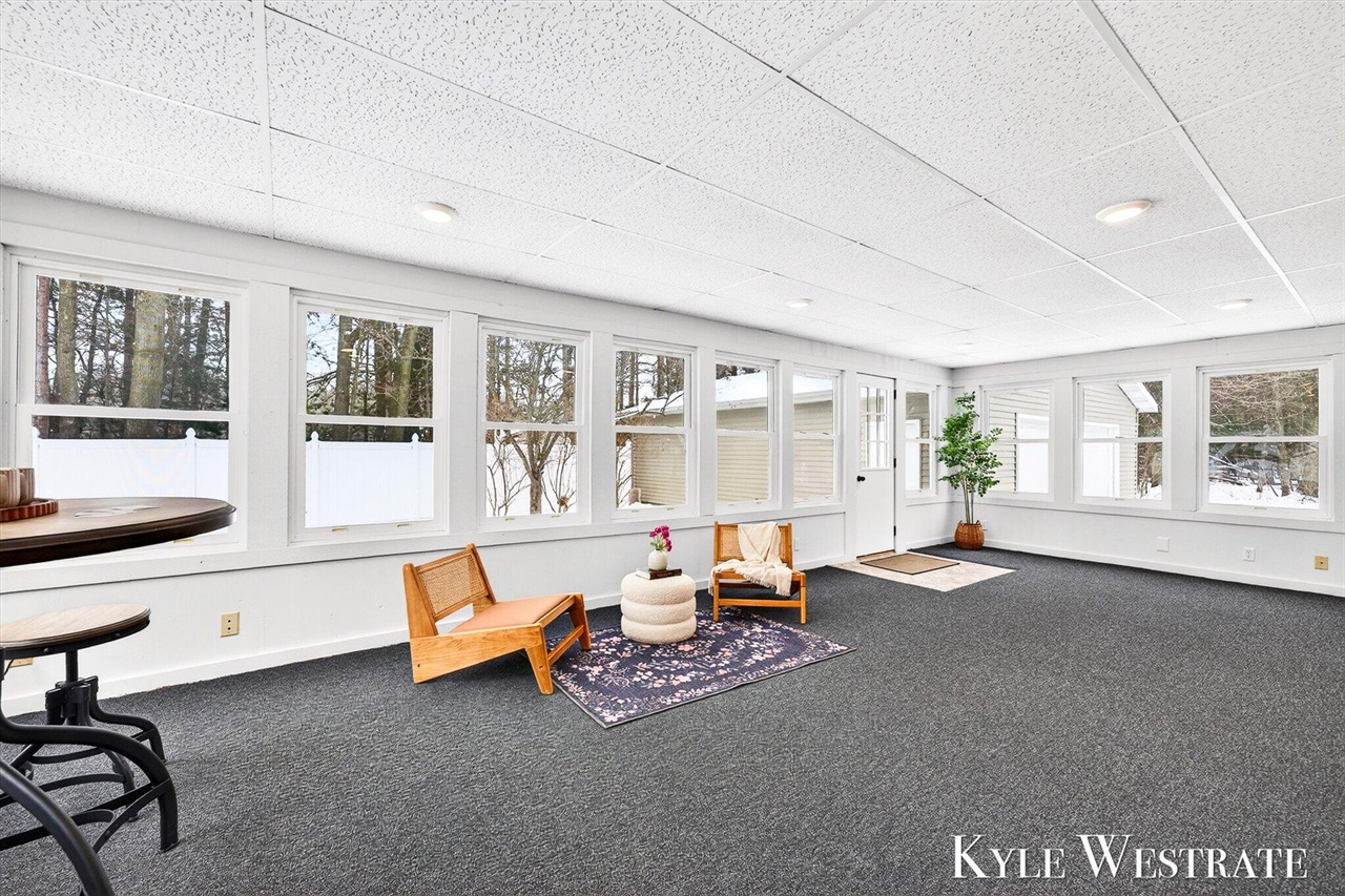 14128 Luckett Lane, Grand Haven, MI, 49417-9527