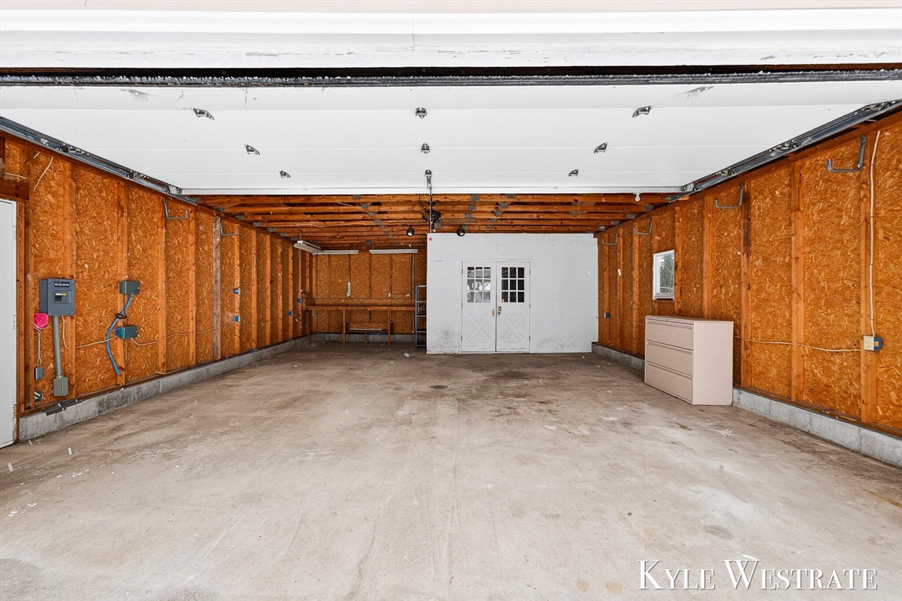 14128 Luckett Lane, Grand Haven, MI, 49417-9527