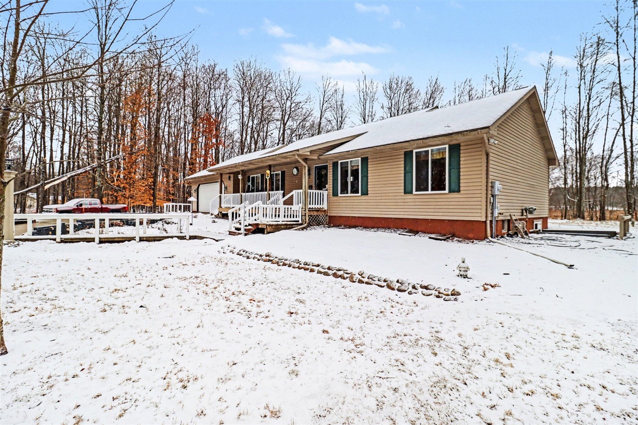 6175 Fox Run Circle, Canadian Lakes, MI, 49346-9358