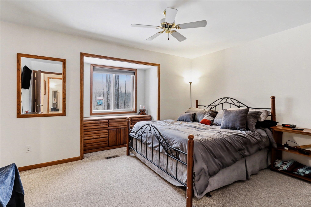 6175 Fox Run Circle, Canadian Lakes, MI, 49346-9358