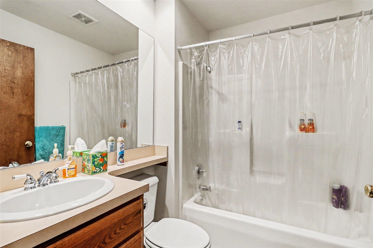 6175 Fox Run Circle, Canadian Lakes, MI, 49346-9358