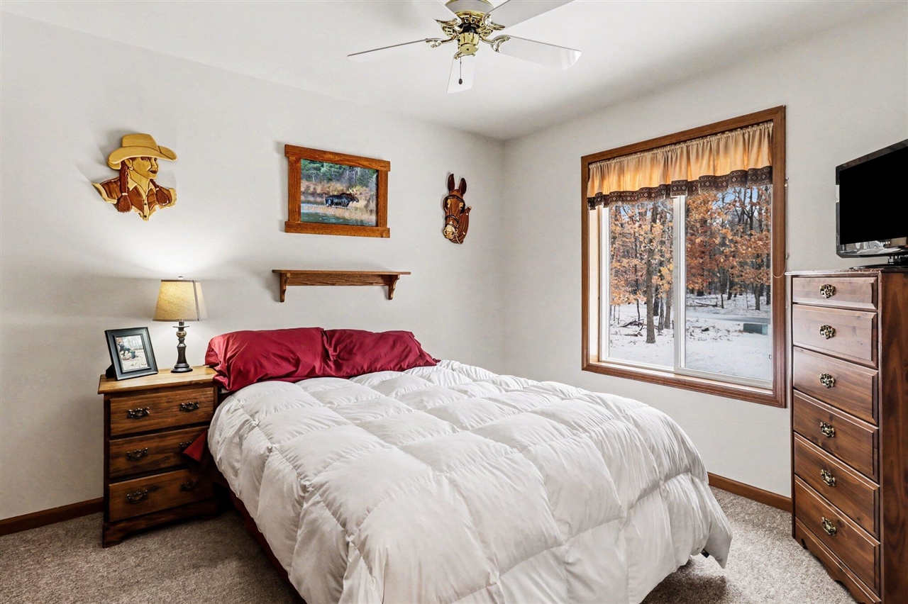 6175 Fox Run Circle, Canadian Lakes, MI, 49346-9358