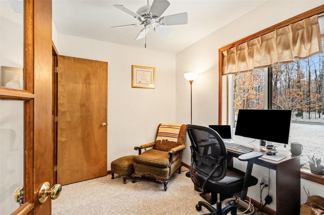 6175 Fox Run Circle, Canadian Lakes, MI, 49346-9358