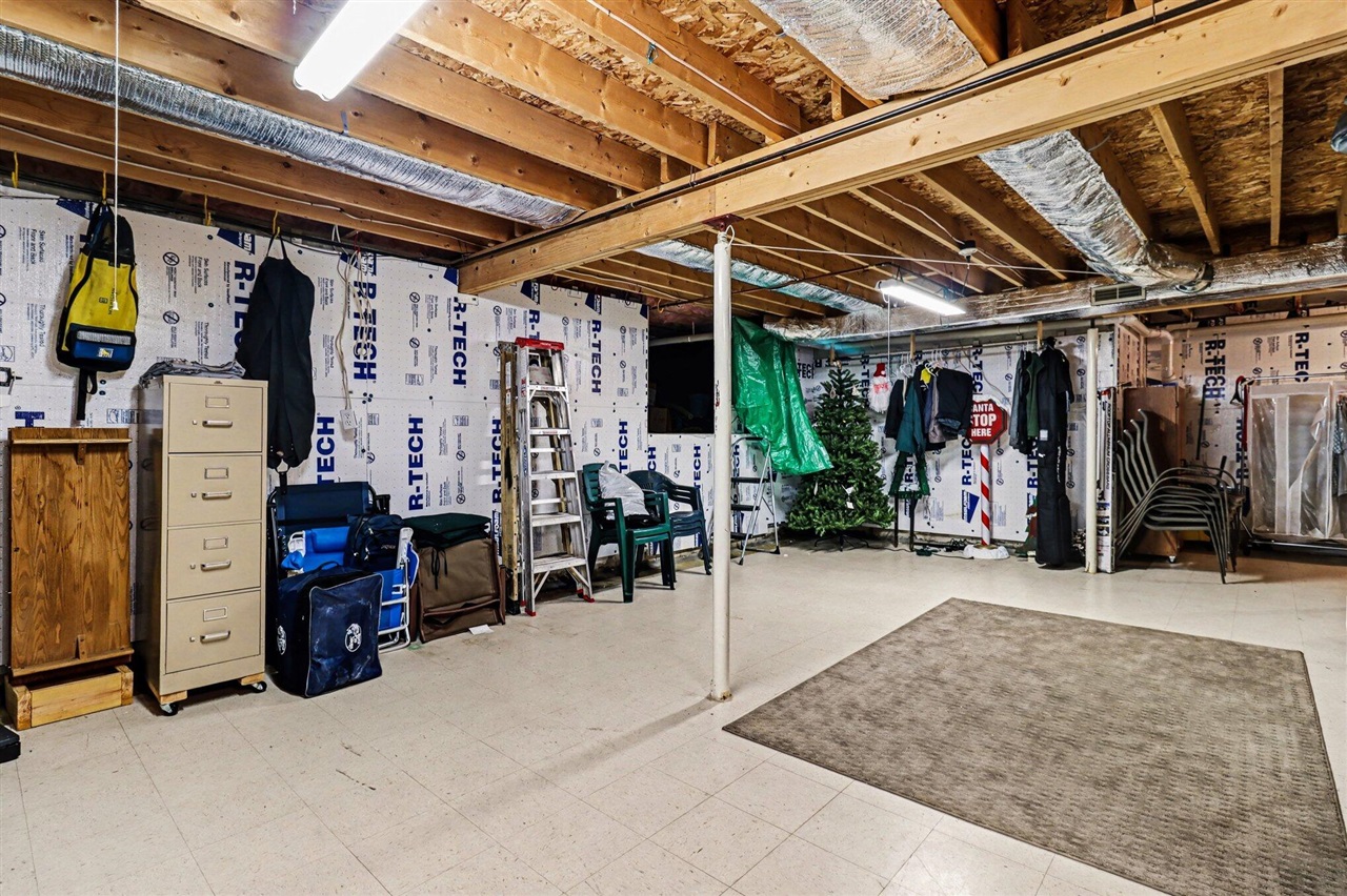 6175 Fox Run Circle, Canadian Lakes, MI, 49346-9358