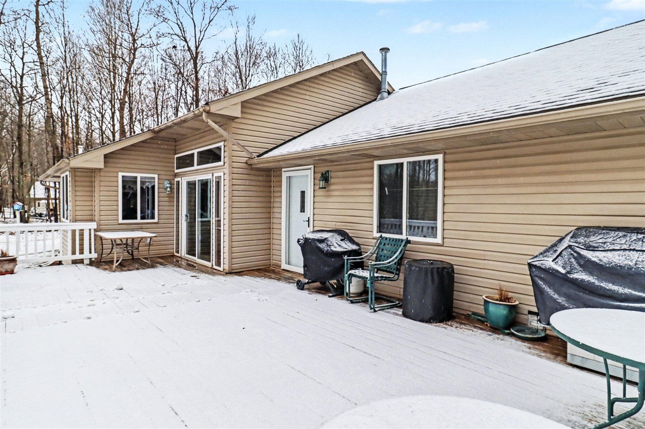 6175 Fox Run Circle, Canadian Lakes, MI, 49346-9358