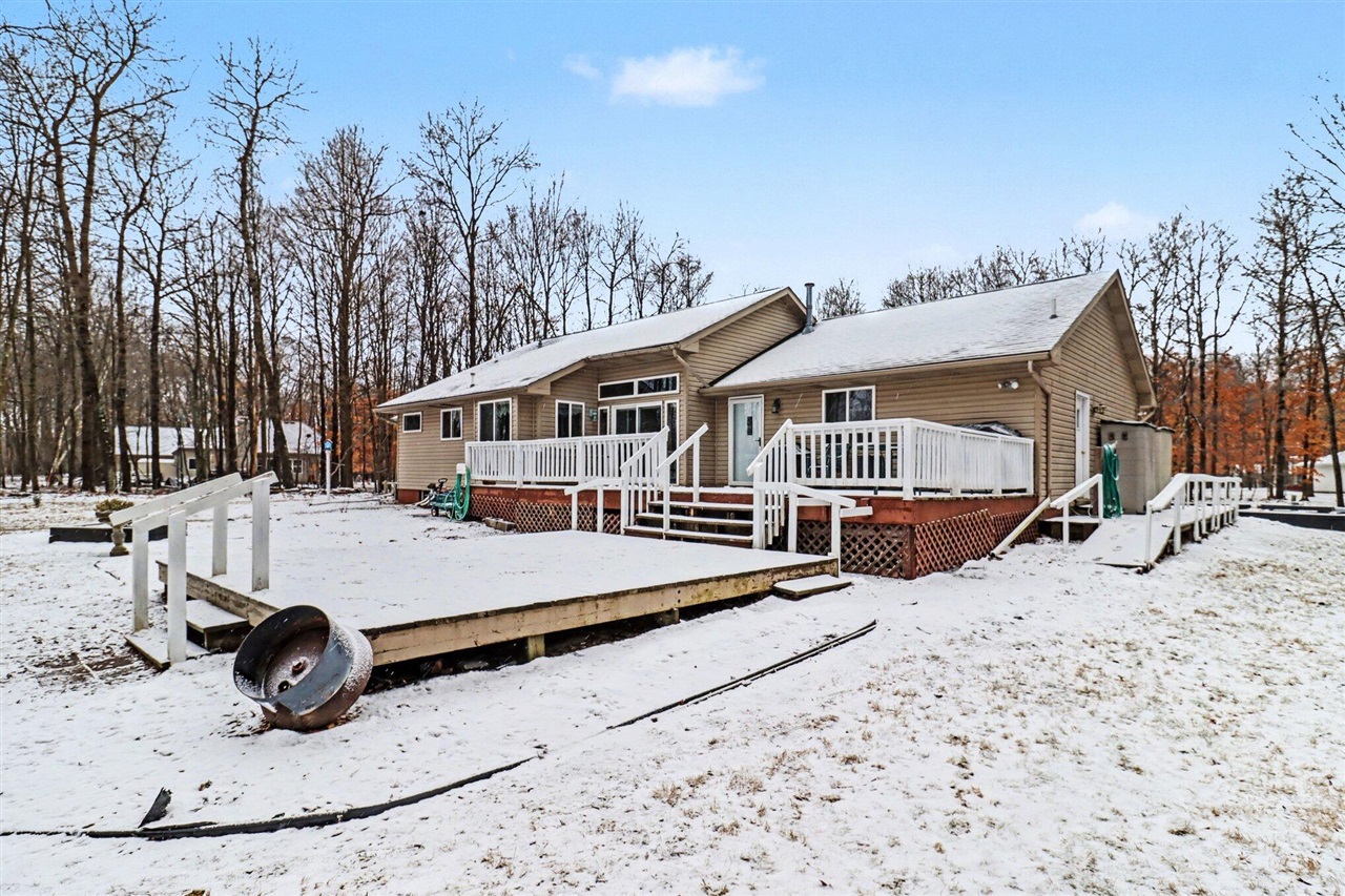 6175 Fox Run Circle, Canadian Lakes, MI, 49346-9358