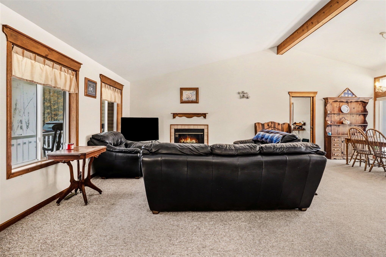 6175 Fox Run Circle, Canadian Lakes, MI, 49346-9358