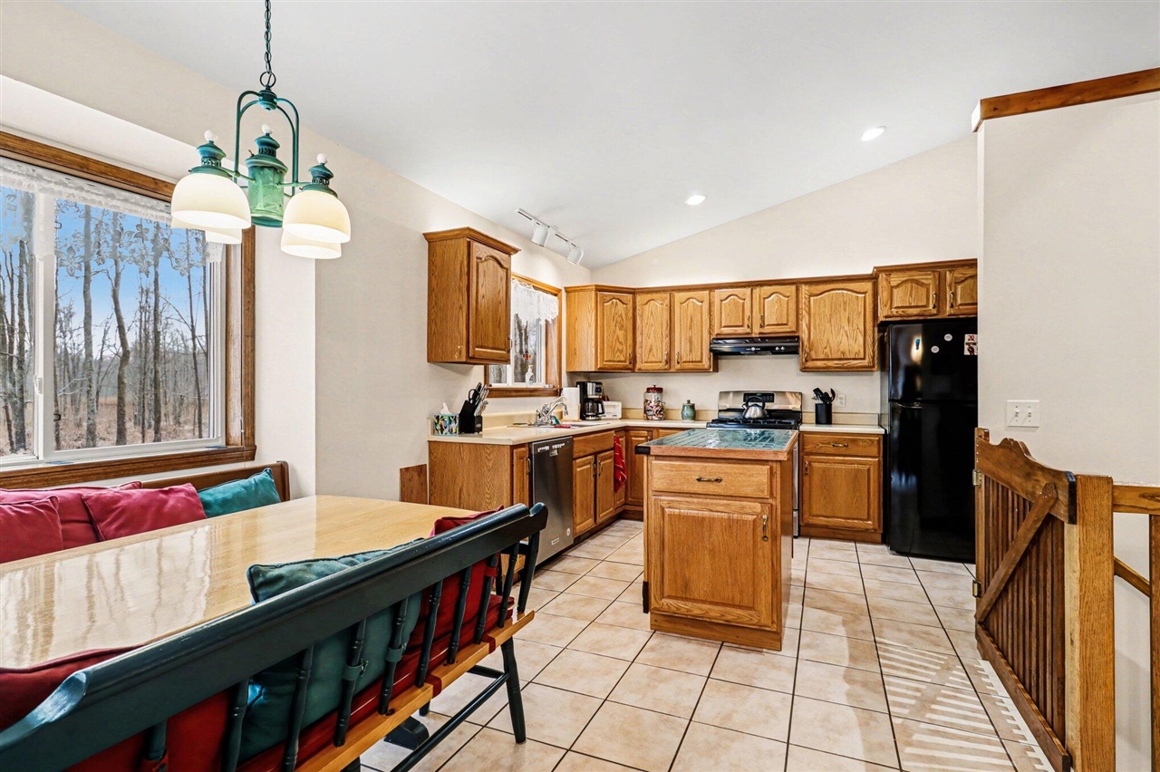 6175 Fox Run Circle, Canadian Lakes, MI, 49346-9358