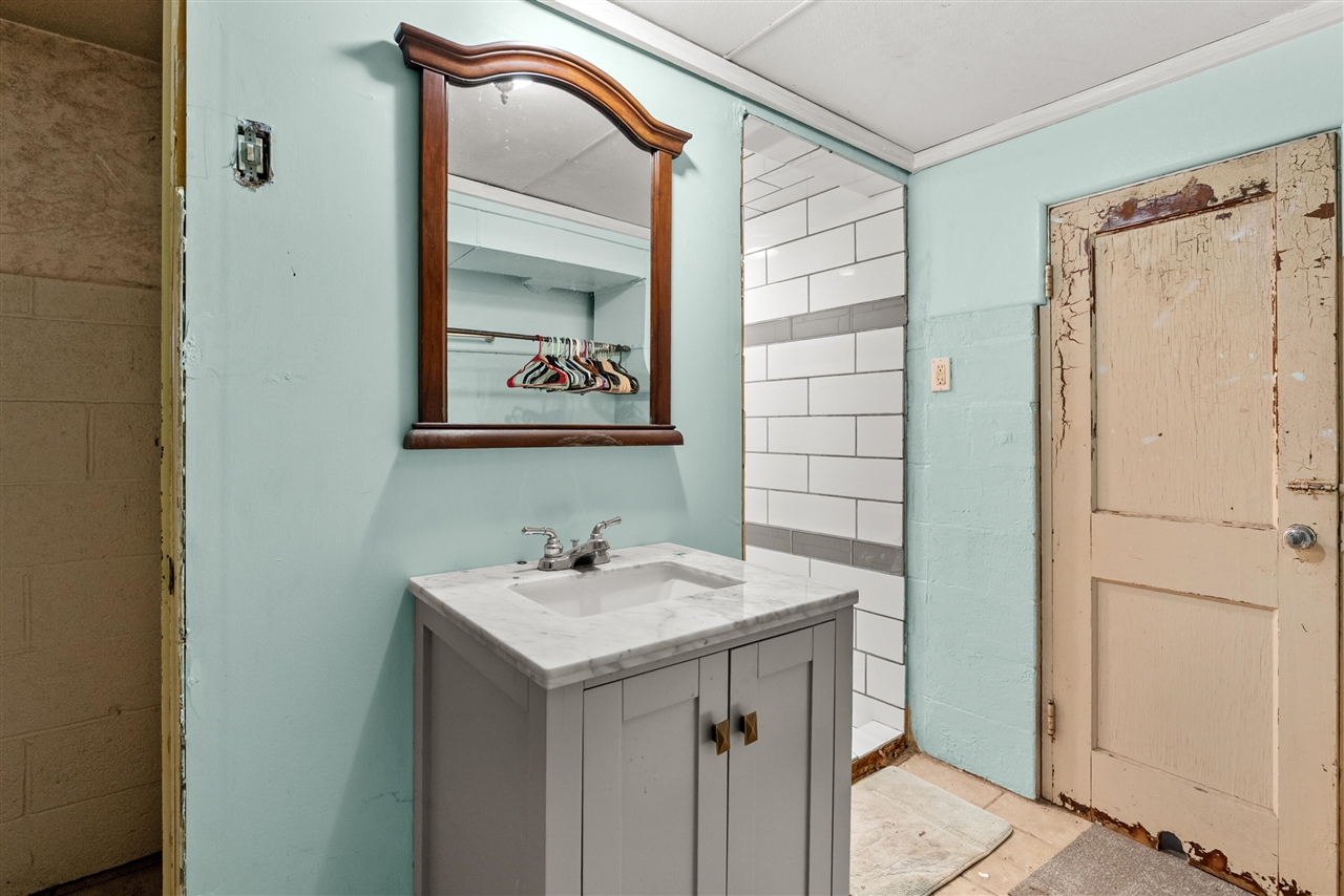 61965 County Road 384, Bangor, MI, 49013-9430