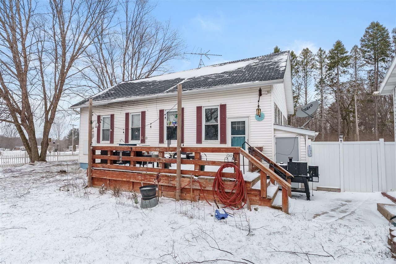 61965 County Road 384, Bangor, MI, 49013-9430