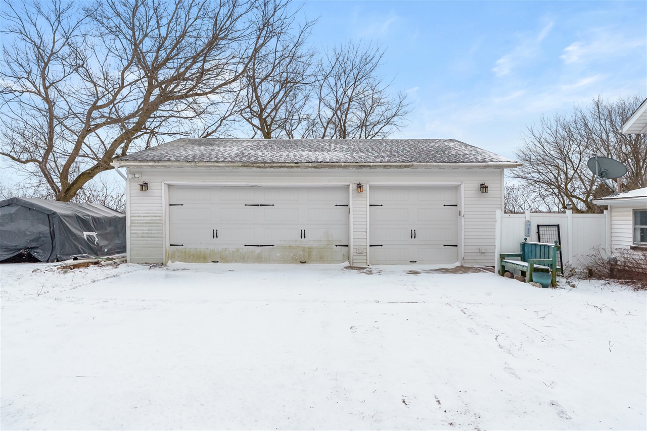 61965 County Road 384, Bangor, MI, 49013-9430