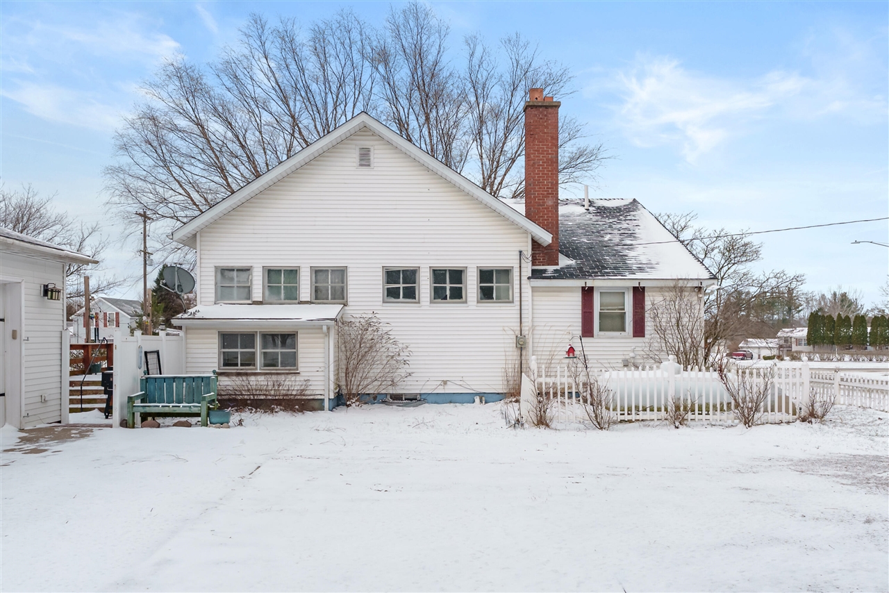 61965 County Road 384, Bangor, MI, 49013-9430