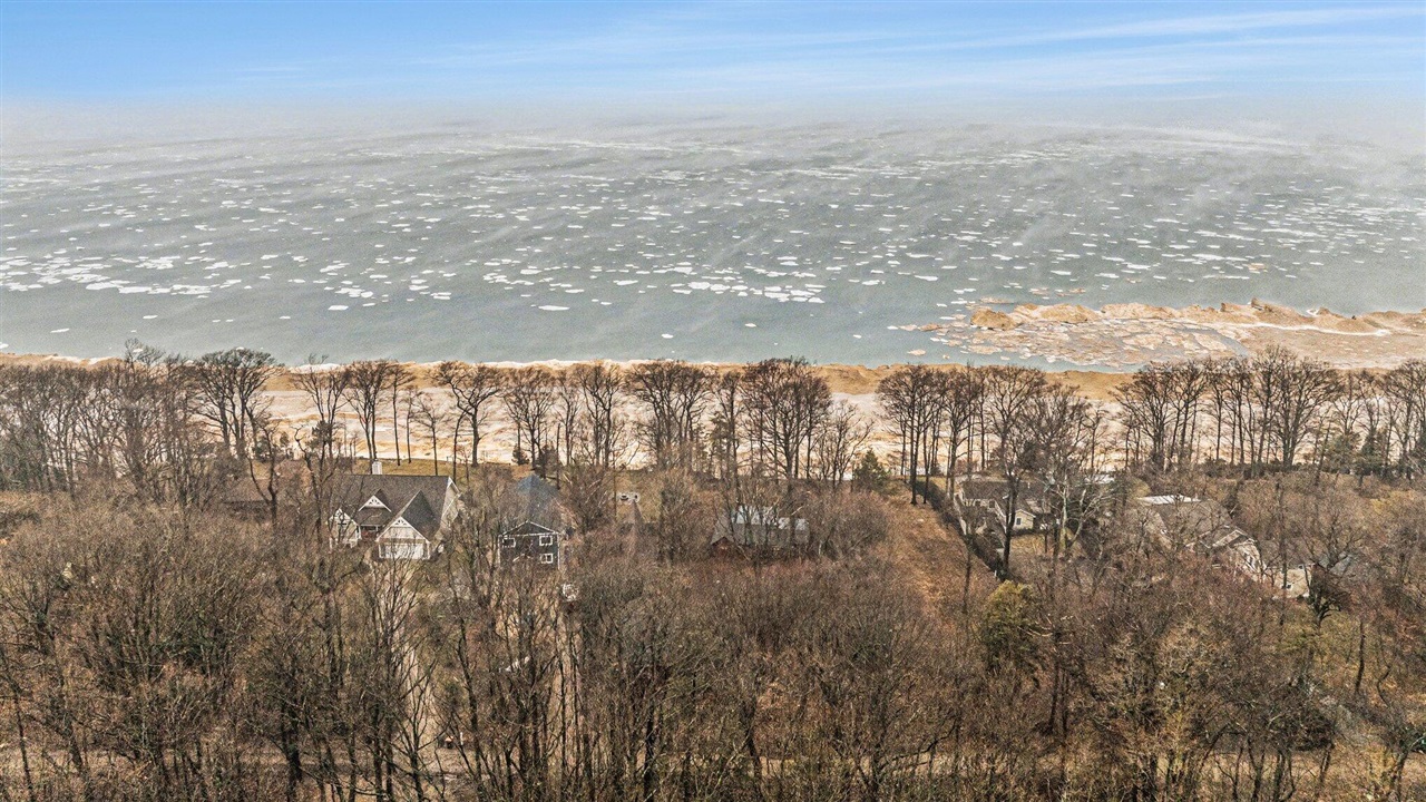 1812 Morning Glory Lane, Fennville, MI, 49408-9720