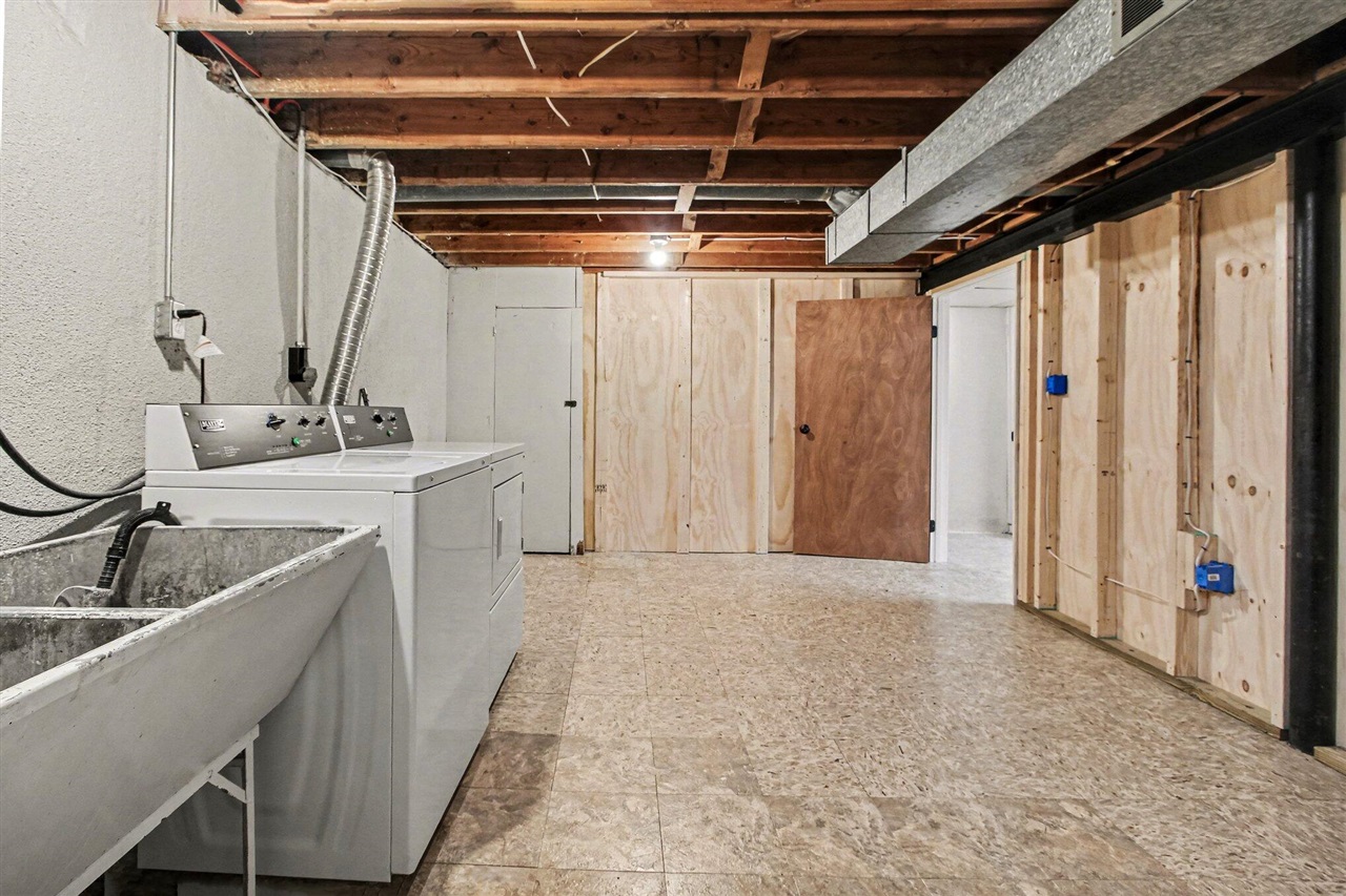 819 N Mansfield Street, Ypsilanti, MI, 48197-2032