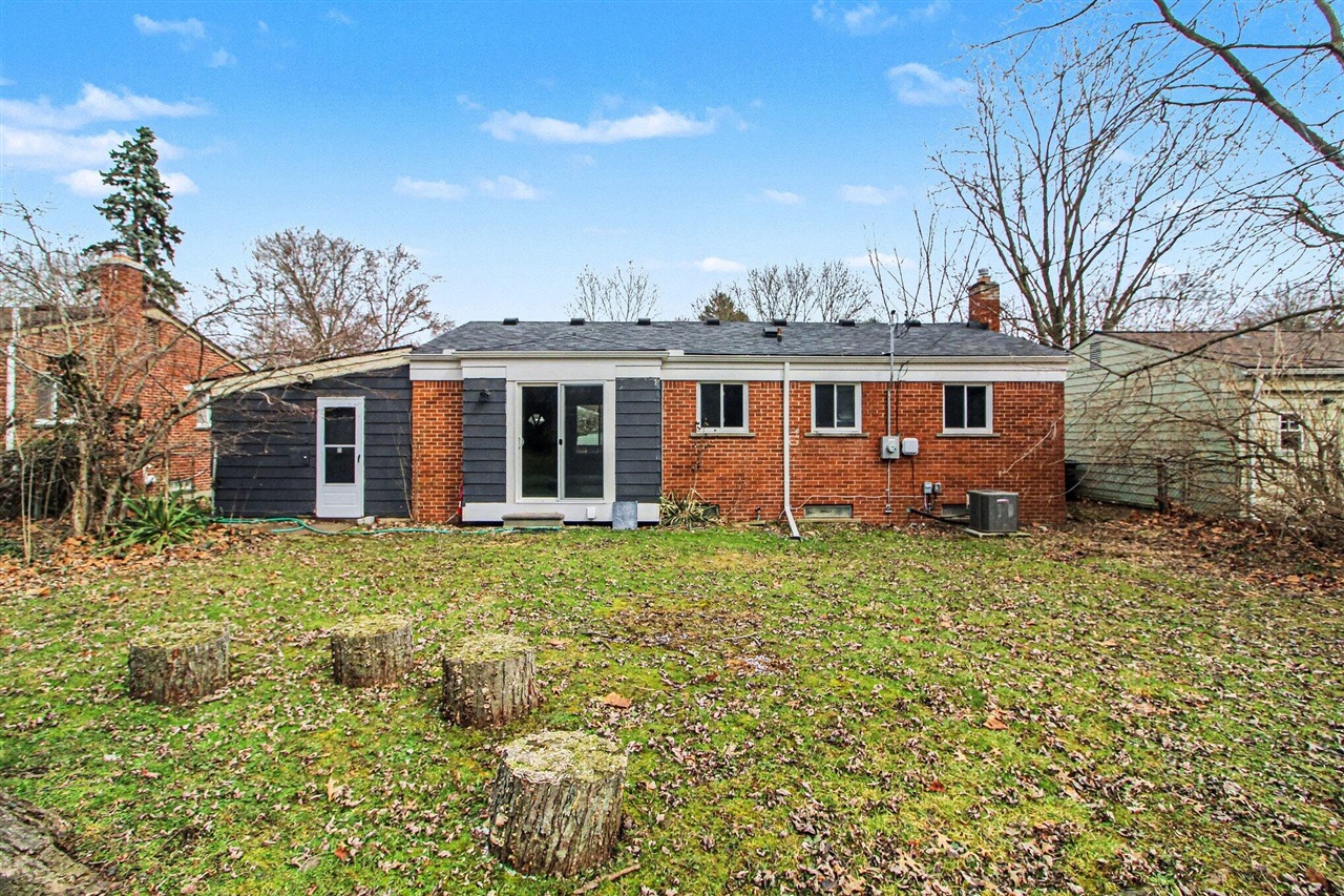 819 N Mansfield Street, Ypsilanti, MI, 48197-2032
