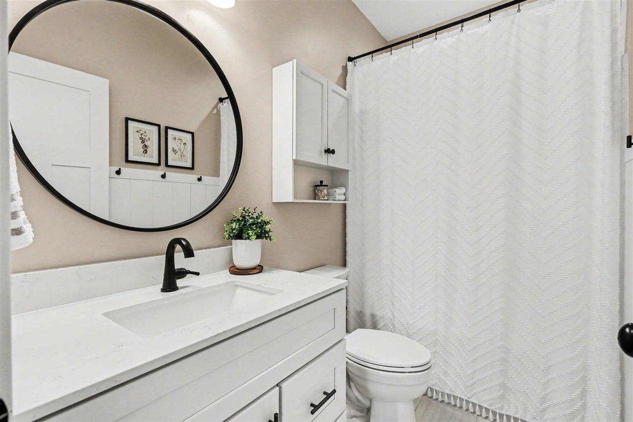 5187 Salmon River Court, Wyoming, MI, 49418-8814