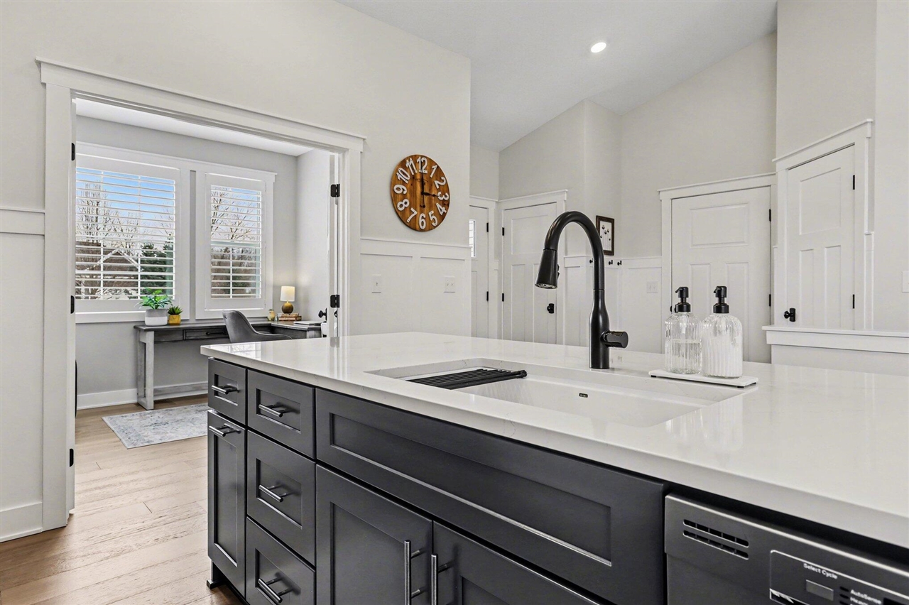 5187 Salmon River Court, Wyoming, MI, 49418-8814