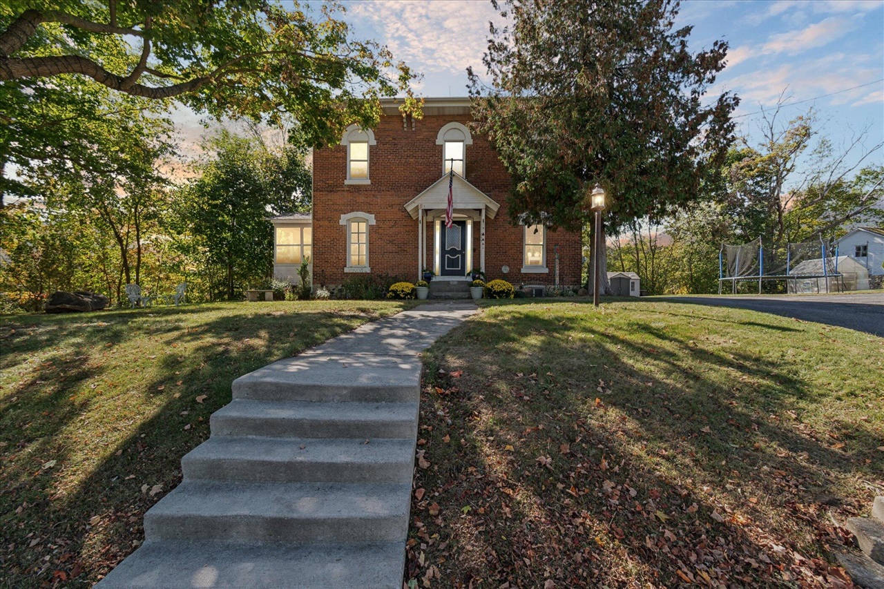 Homes for sale in Manchester, MI | 206 Ann Arbor St, Manchester, MI 48158 | MLS# 70520112