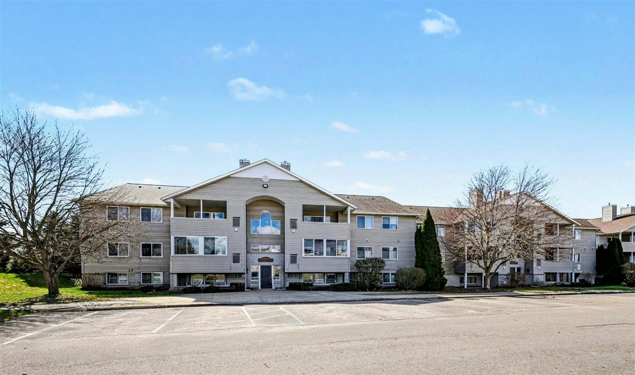 Homes for sale in Caledonia, MI | 8480 N Jasonville Ct, Caledonia, MI 49316 | MLS# 70520119