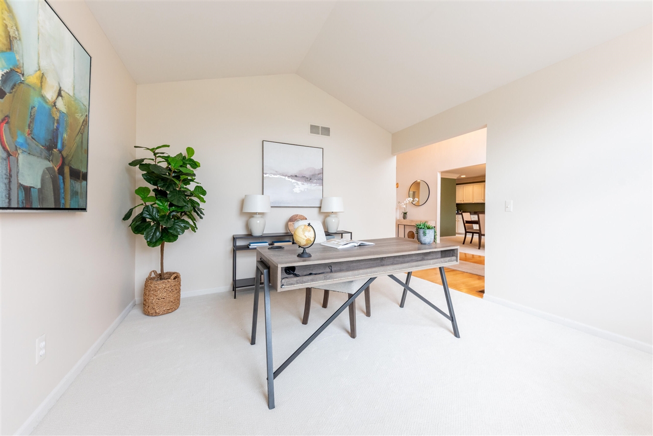 2427 Moors Court, Ann Arbor, MI, 48108-8615