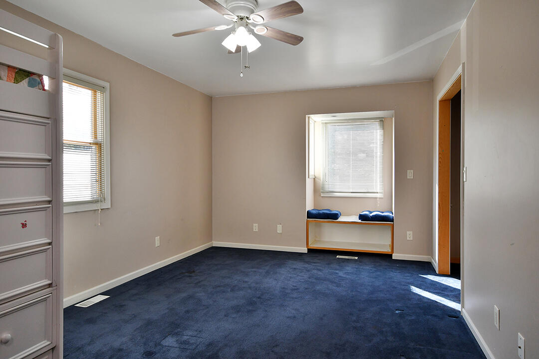 176 4 Mile Road, Comstock Park, MI, 49321-8562