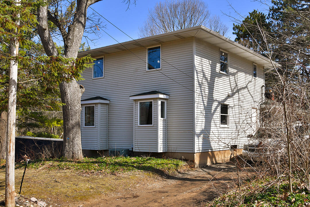 176 4 Mile Road, Comstock Park, MI, 49321-8562