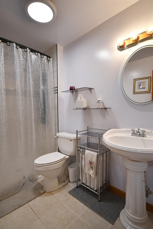 176 4 Mile Road, Comstock Park, MI, 49321-8562