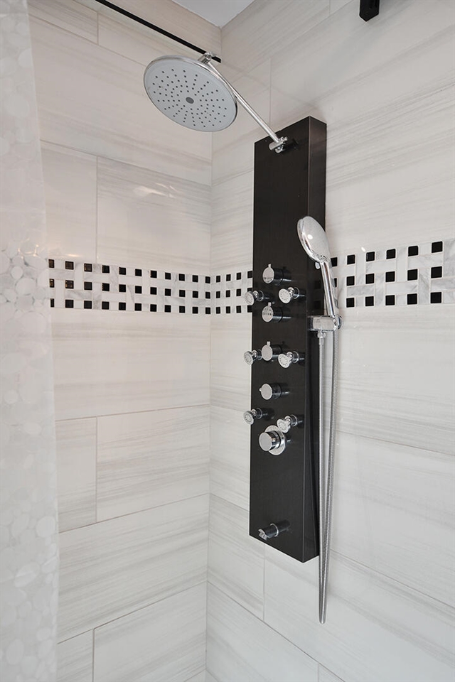 176 4 Mile Road, Comstock Park, MI, 49321-8562