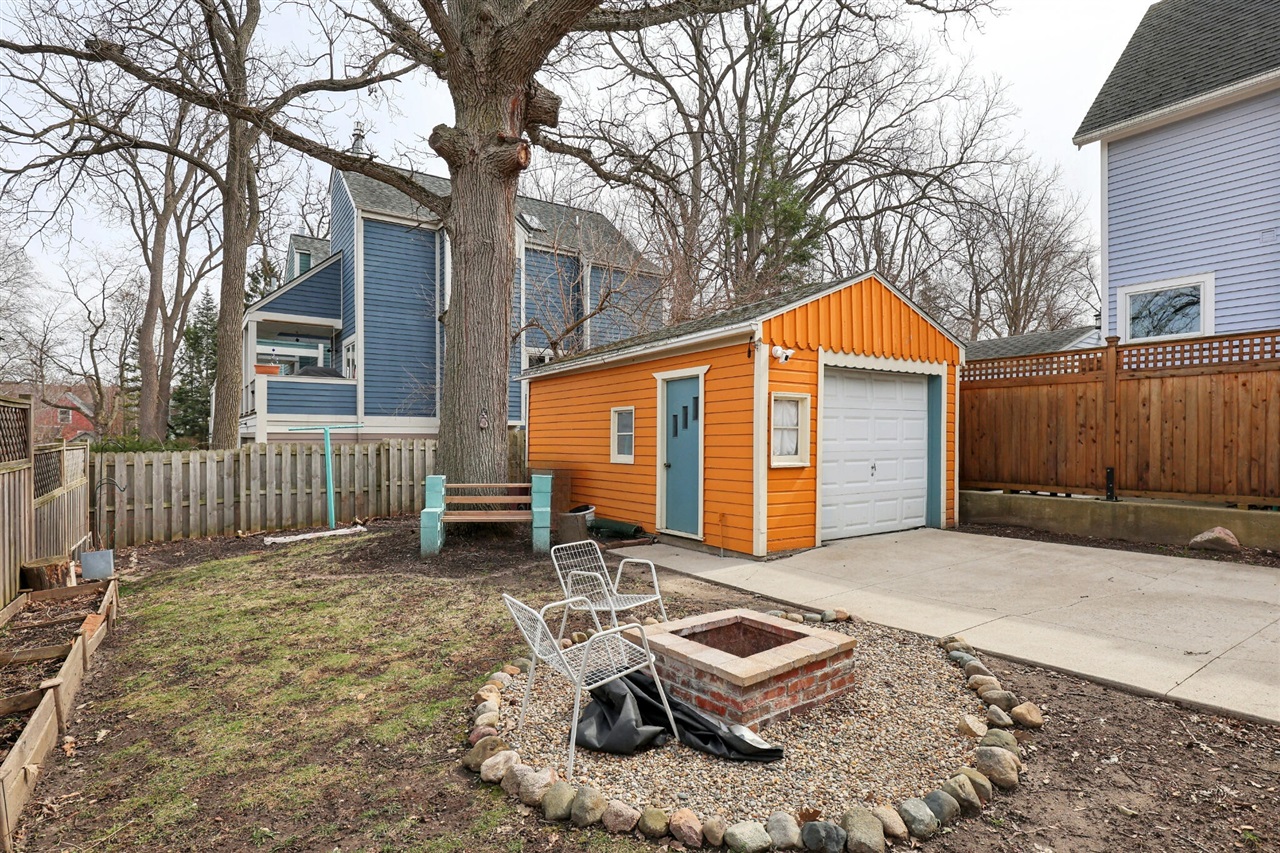 307 Mulholland Avenue, Ann Arbor, MI, 48103-4356