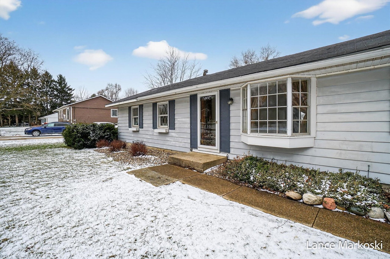 4162 Radstock Drive, Dorr, MI, 49323-9369