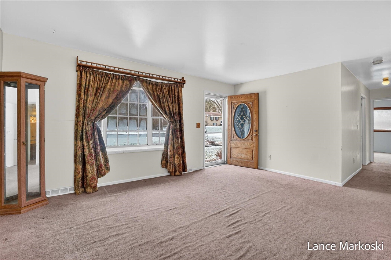 4162 Radstock Drive, Dorr, MI, 49323-9369