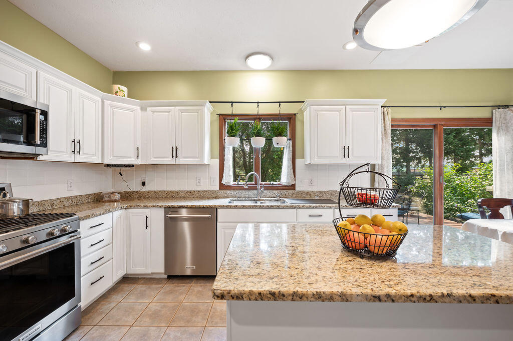 6175 Lara Lane, Stevensville, MI, 49127-8701