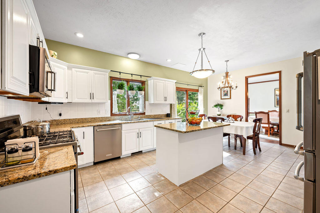 6175 Lara Lane, Stevensville, MI, 49127-8701