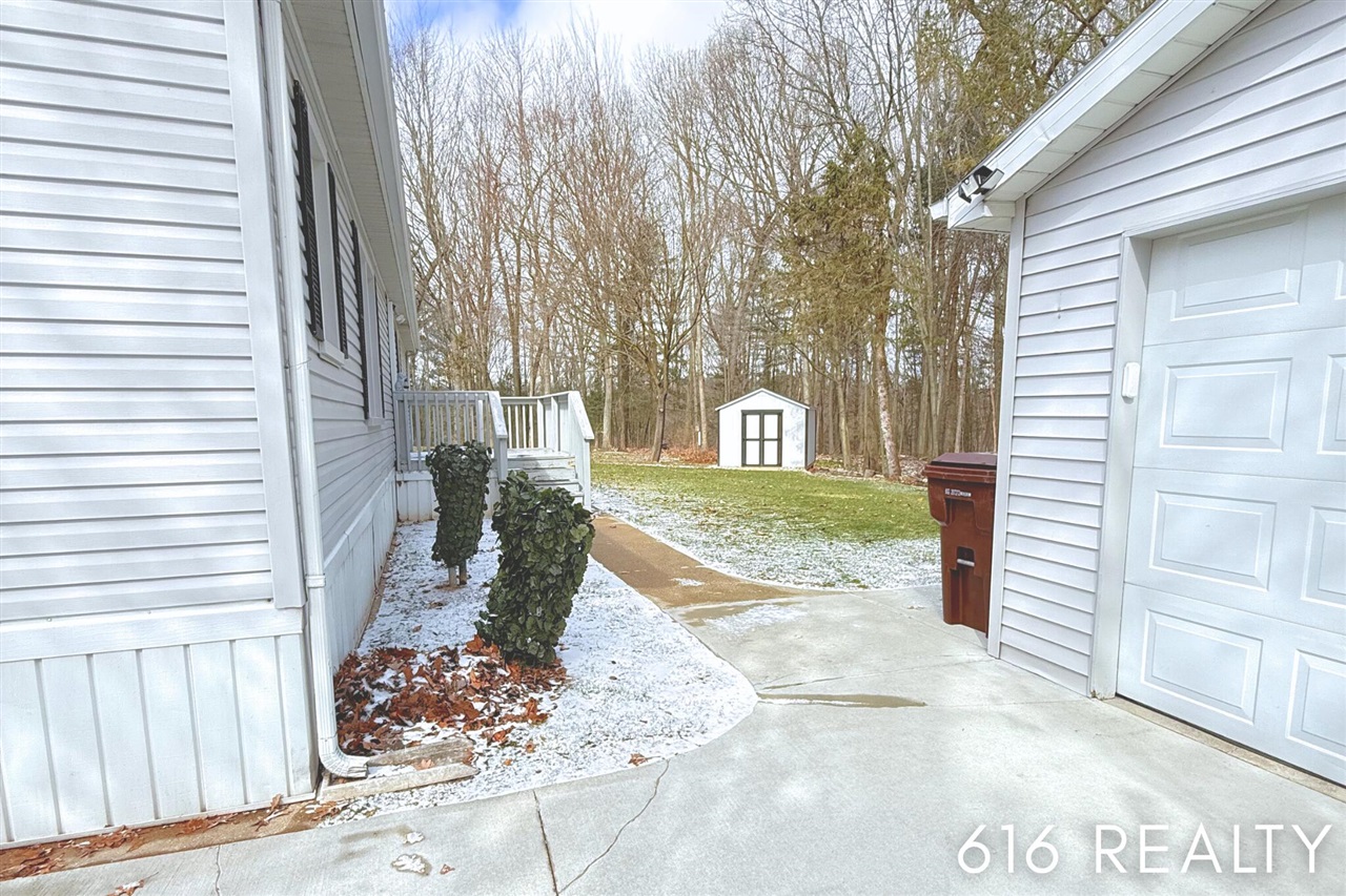 7358 Willow Wood Drive, Belmont, MI, 49306-9419