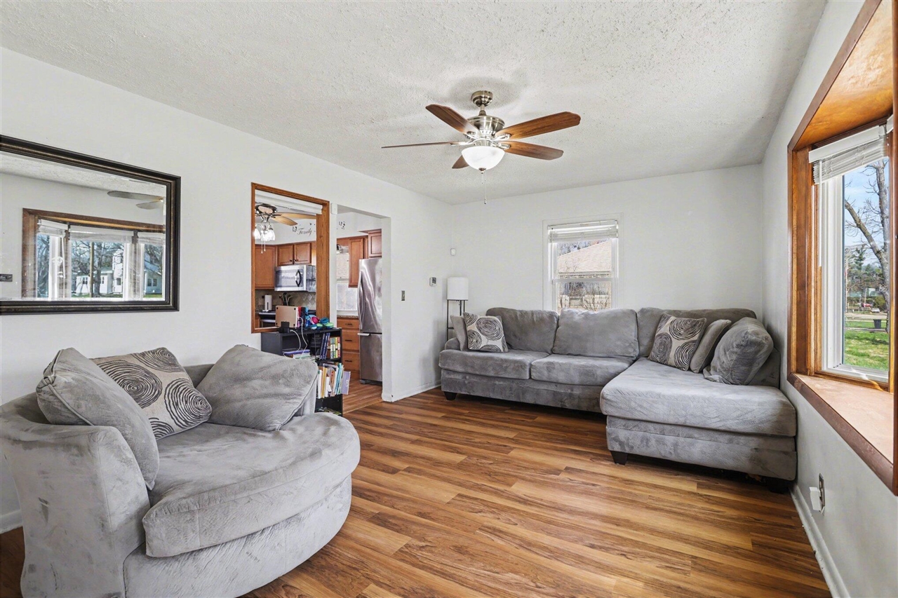 742 Riverside Drive, Battle Creek, MI, 49015-4668