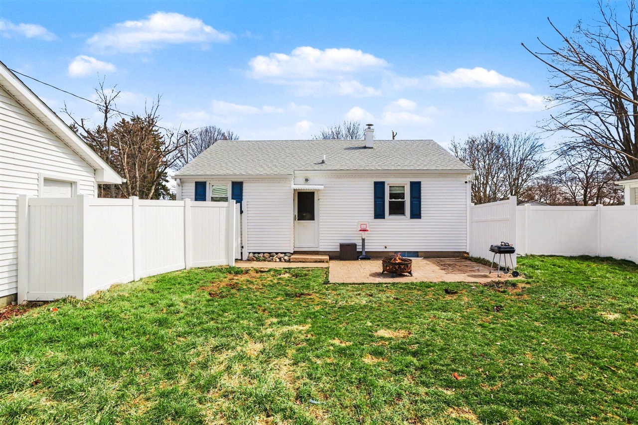 742 Riverside Drive, Battle Creek, MI, 49015-4668