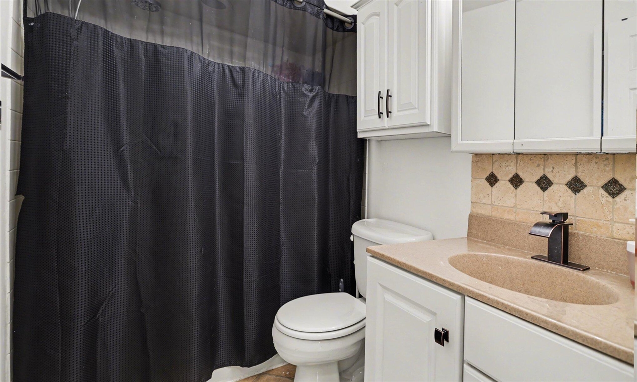 742 Riverside Drive, Battle Creek, MI, 49015-4668