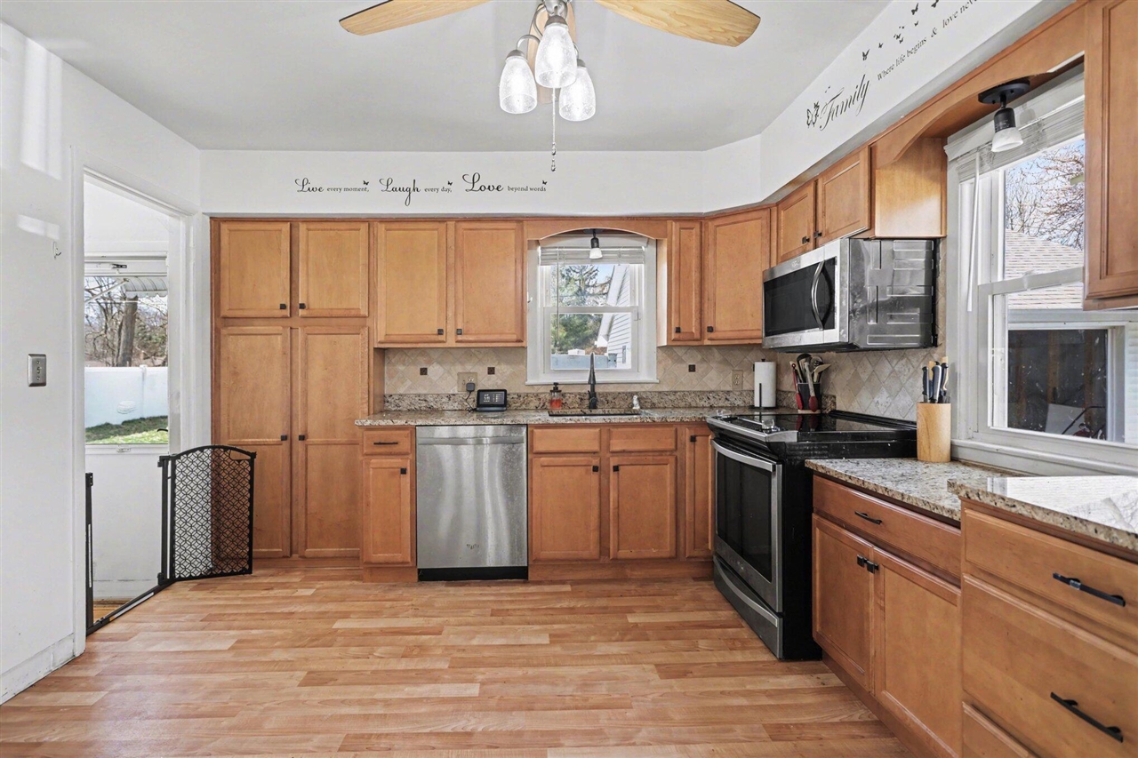 742 Riverside Drive, Battle Creek, MI, 49015-4668