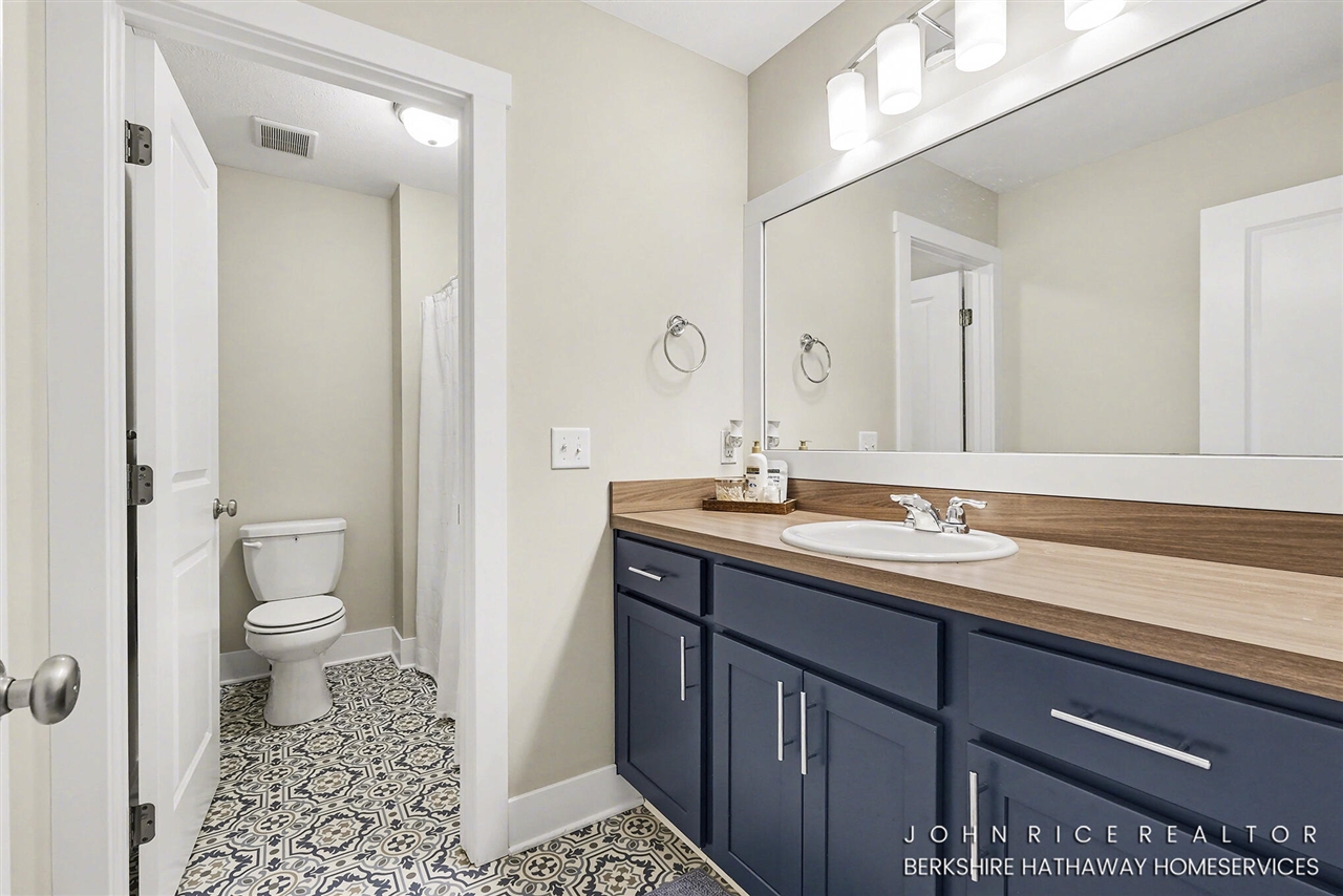 1584 Wales Road, Lowell, MI, 49331