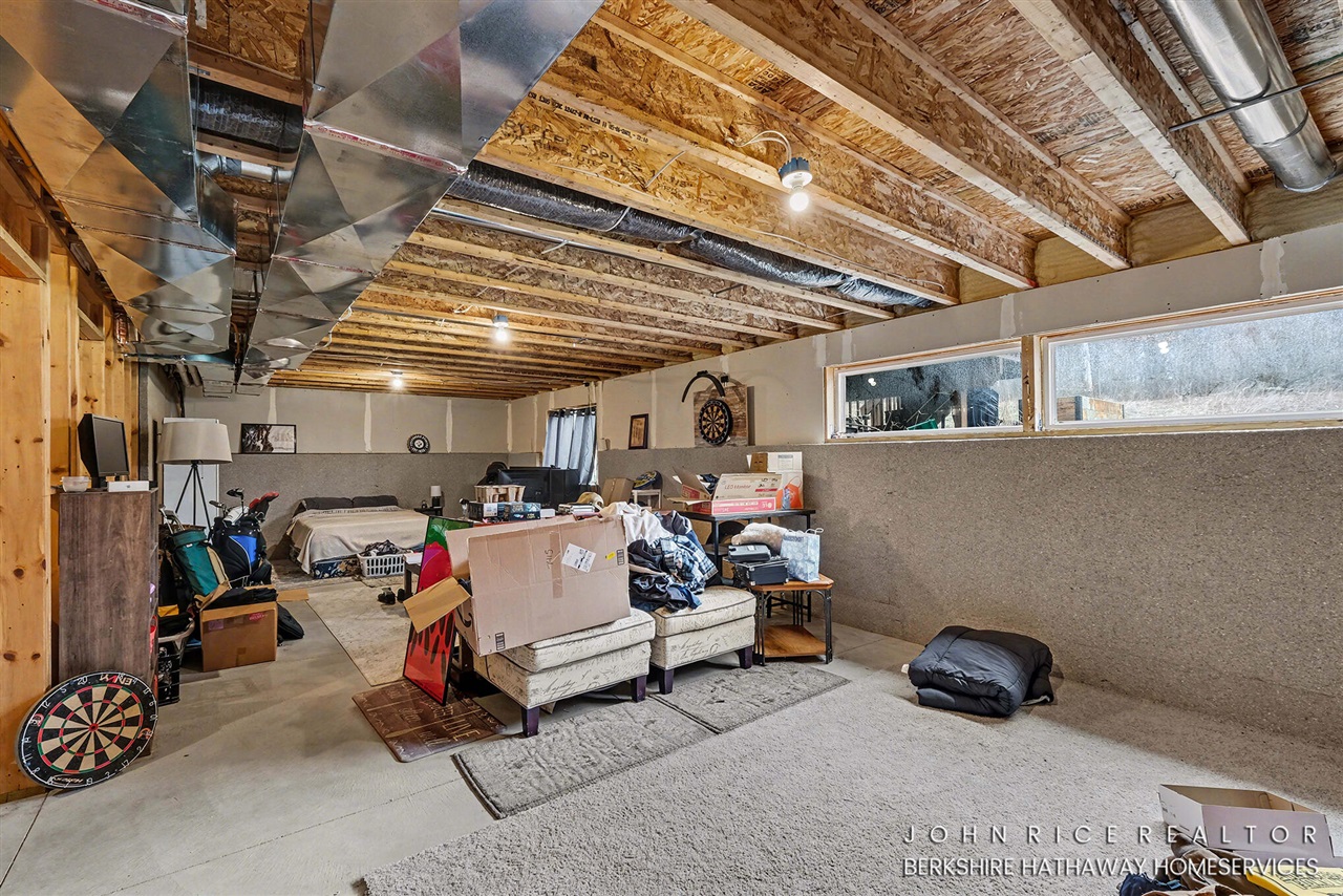 1584 Wales Road, Lowell, MI, 49331