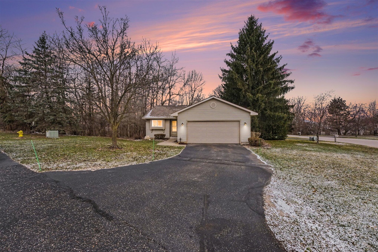 2701 Springview Road, Grand Rapids, MI, 49534-1343