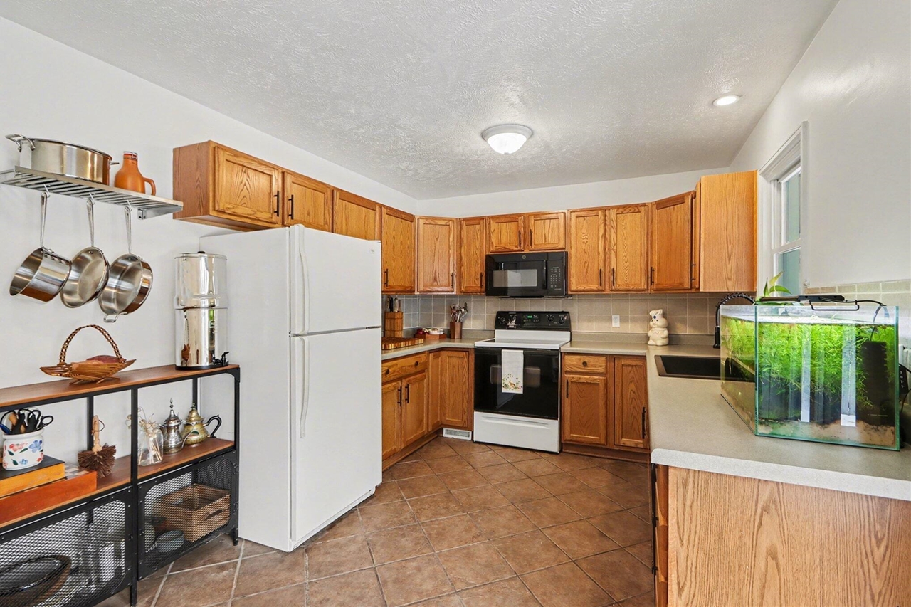 1527 Kingston Avenue, Kalamazoo, MI, 49001-5103