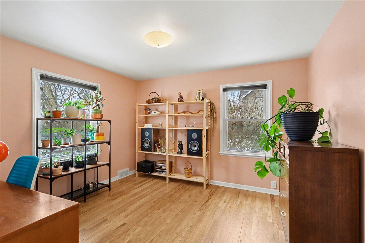 1527 Kingston Avenue, Kalamazoo, MI, 49001-5103