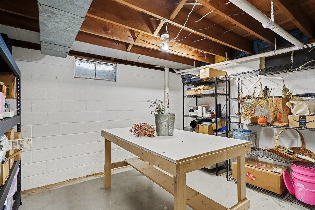 1527 Kingston Avenue, Kalamazoo, MI, 49001-5103