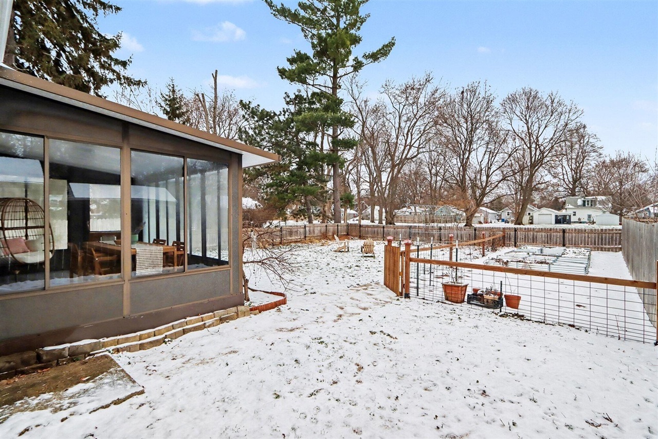 1527 Kingston Avenue, Kalamazoo, MI, 49001-5103