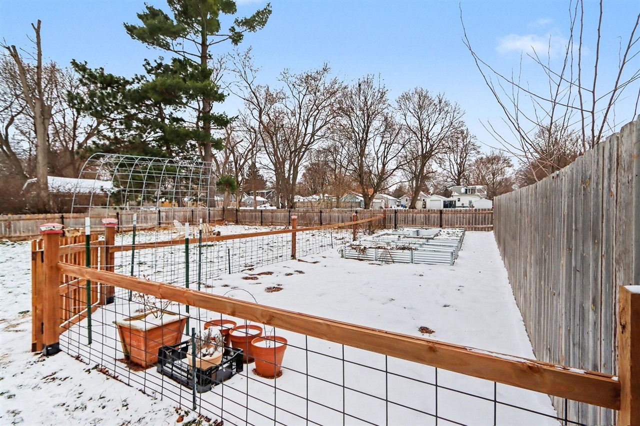 1527 Kingston Avenue, Kalamazoo, MI, 49001-5103