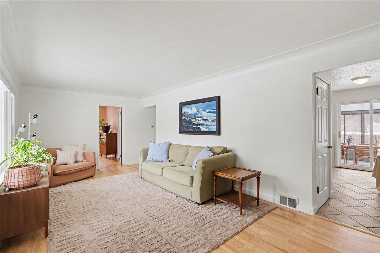 1527 Kingston Avenue, Kalamazoo, MI, 49001-5103