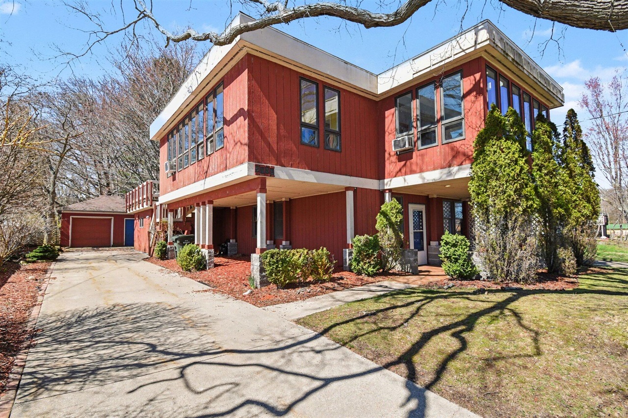 3135 Lakeshore Drive, Muskegon, MI, 49441-1108